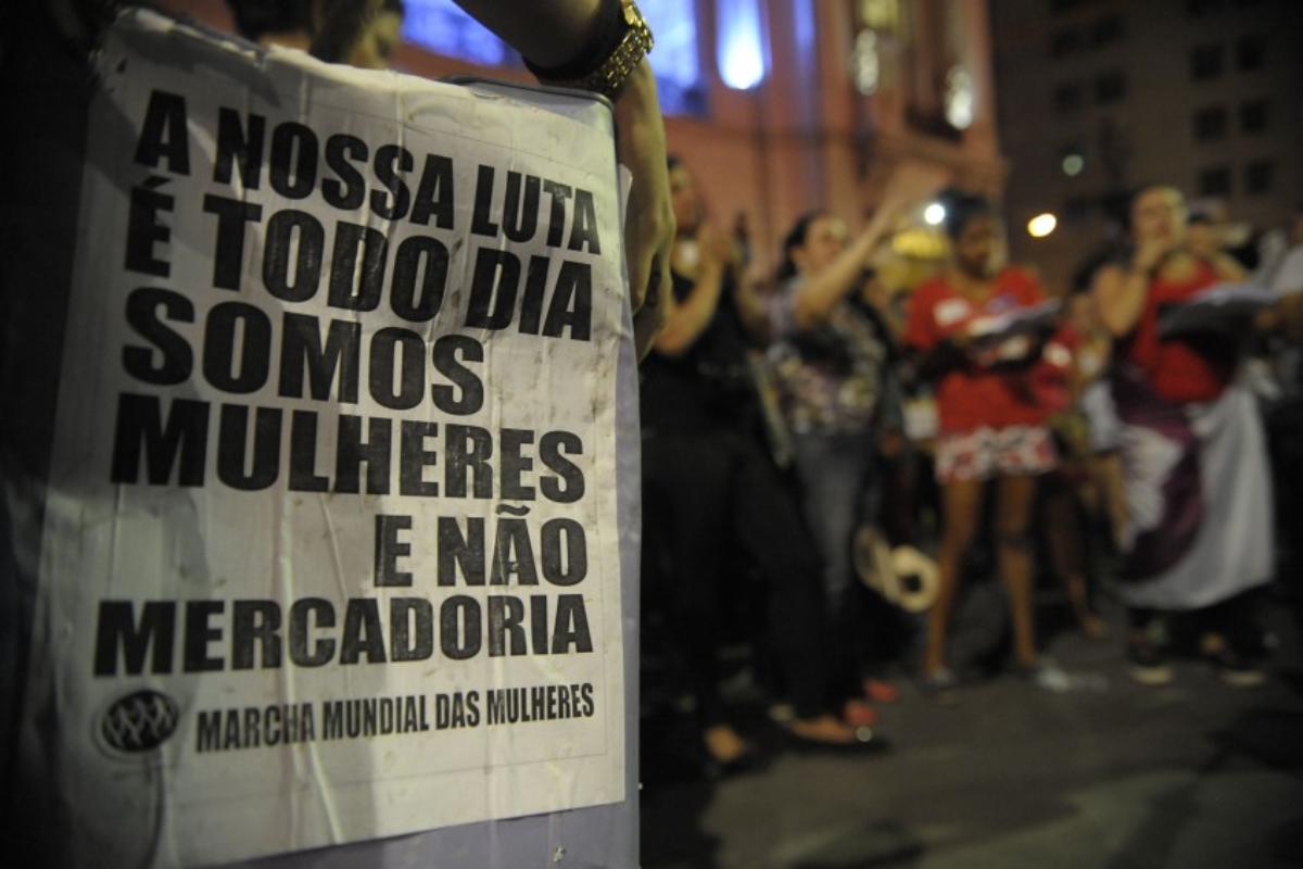 Protesto realizado no Rio de Janeiro (RJ) em novembro de 2015, no Dia Internacional de Combate à Violência contra a Mulher. | Fernando Frazão/Agência Brasil/Fotos Públicas