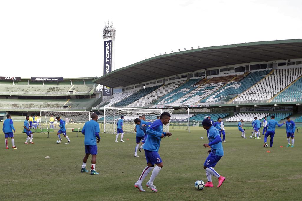 Treino do Paraná antes do jogo com o Atlético-MG, no Couto Pereira. | Albari Rosa/gazeta do povo