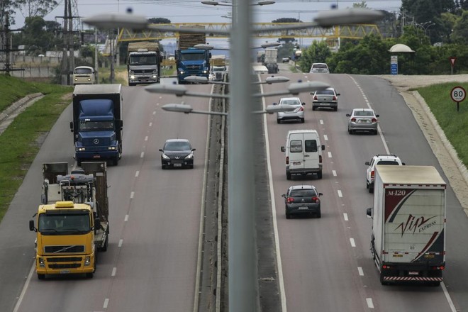 Uma das mais recentes duplicações no Paraná é a ligação entre Curitiba e Fazenda Rio Grande, pela BR-116 | Jonathan Campos/Gazeta do Povo