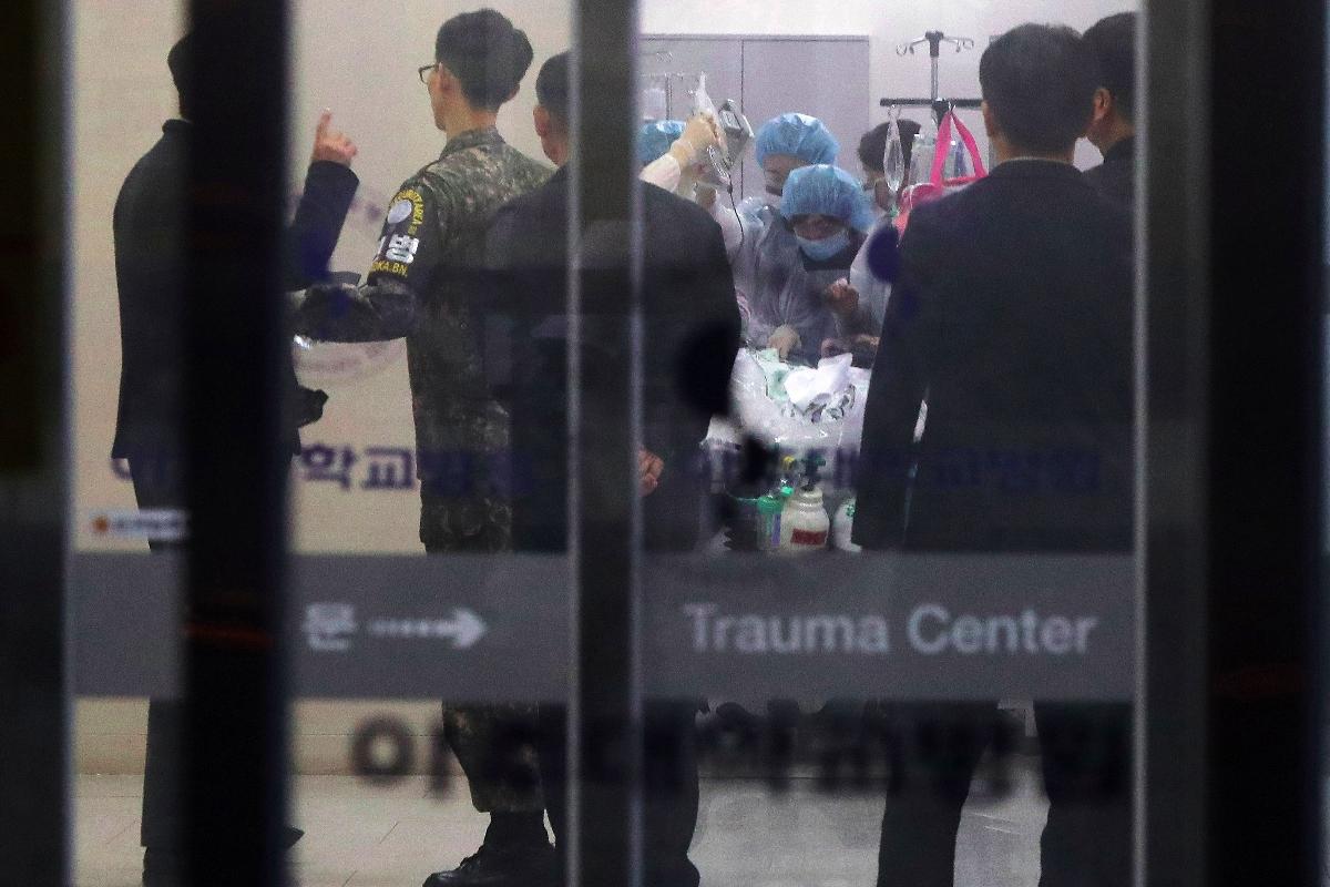 Ex-soldado norte-coreano está sendo tratado em um hospital em Suwon, na Coreia do Sul | STR/
AFP