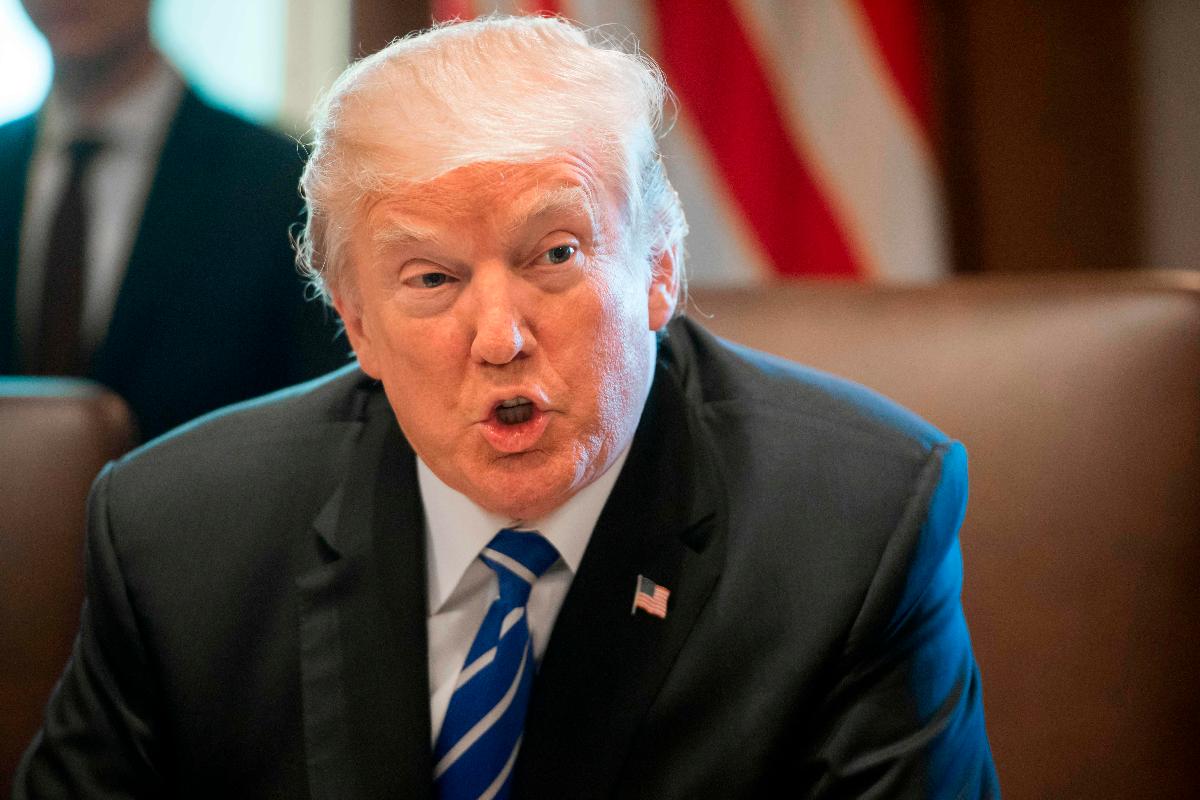 “Grande desrespeito! Da próxima vez a NFL deveria suspendê-lo pelo resto da temporada”, tuitou Trump | SAUL LOEB/
AFP