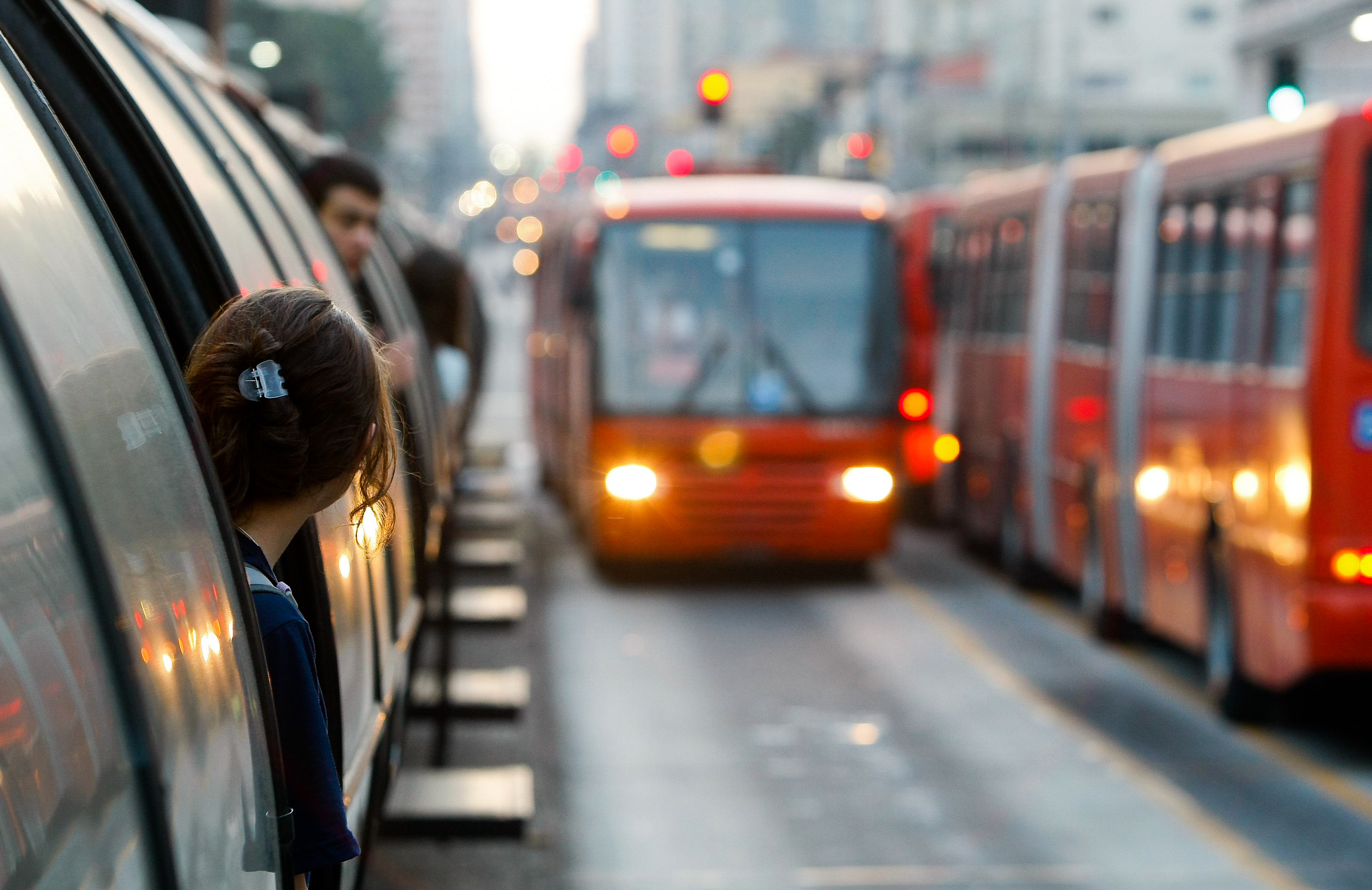 Linha do biarticulado Centenário-Campo Comprido foi uma das afetadas pela assembleia desta quinta-feira (9) | Daniel Castellano /Gazeta do Povo