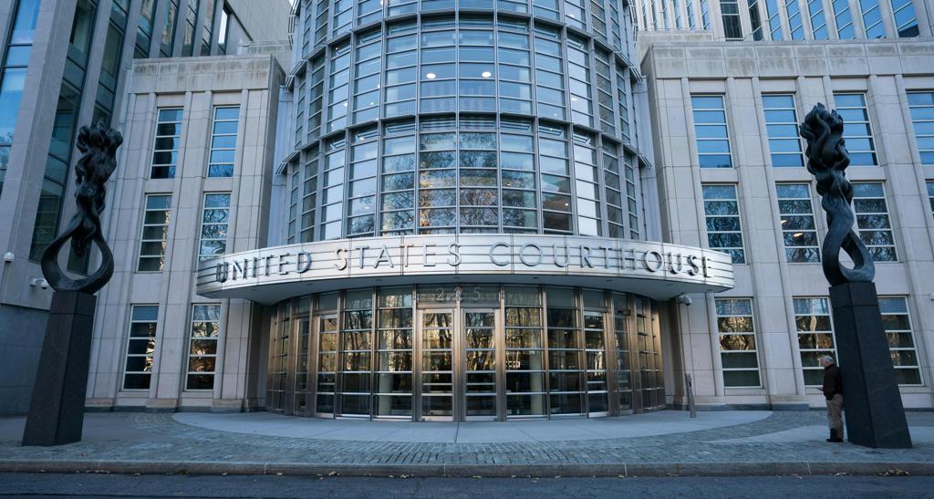 Alejandro Burzaco, ex-presidente da empresa Torneos y Competencias, acusou emissoras nesta quarta-feira, durante depoimento no Tribunal do Brooklin, em Nova York. | DON EMMERT/AFP