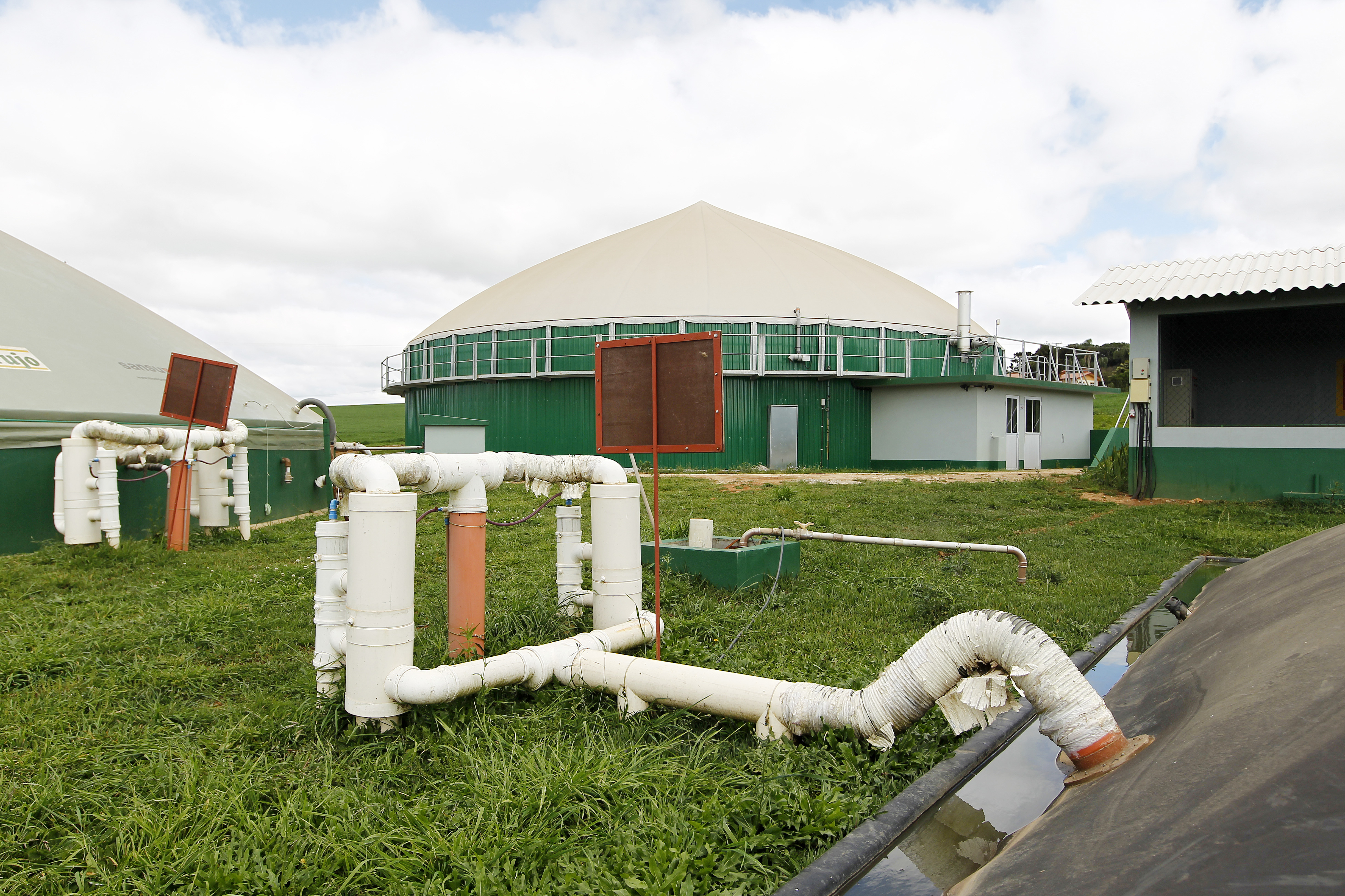 Biodigestor de resíduos orgânicos utilizado nos Campos Gerais: ideia é ter um equipamento que encane biogás a partir da carcaça de animais, gerando energia elétrica para propriedades rurais | Antônio More/Gazeta do Povo