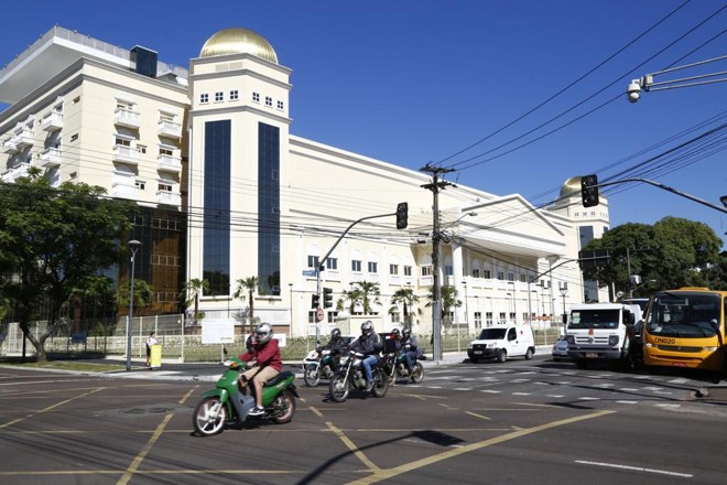 Novo templo da Universal fica no Rebouças, em Curitiba. | Aniele Nascimento/Gazeta do Povo