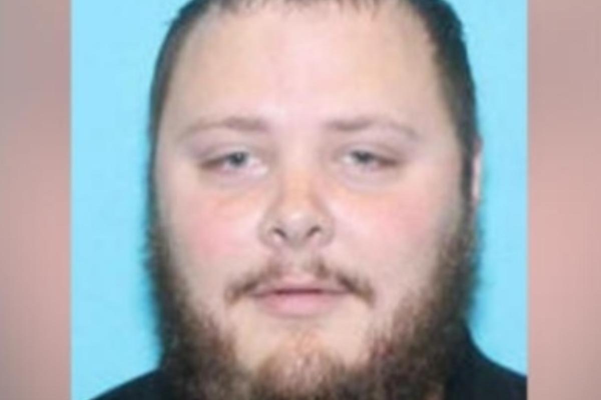 Kelley, um ex-aviador da Força Aérea dos EUA, tem um histórico de problemas legais, começando em 2012 | Reprodução Facebook