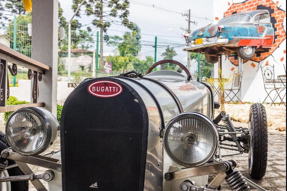 Fim de semana tem museu de carros antigos, desfile de Monzas e exposição no bar | Divulgação
/ Curitiba Antique Car