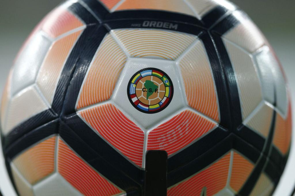 Última bola utilizada na Libertadores. | Jonathan Campos/Gazeta do Povo