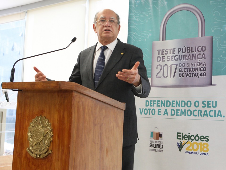 Título de eleitor impresso está com os dias contados. TSE lança aplicativo para celular O presidente do TSE, Gilmar Mendes, lançou o aplicativo no Acre: economia com papel e impressões. | Divulgação/TSE