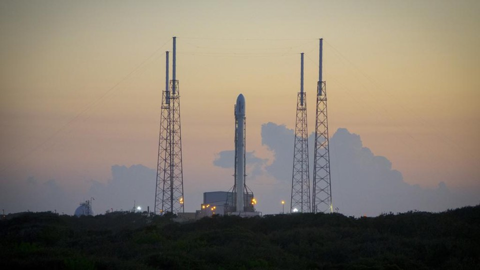 | Handout courtesy of SpaceX/Divulgação
