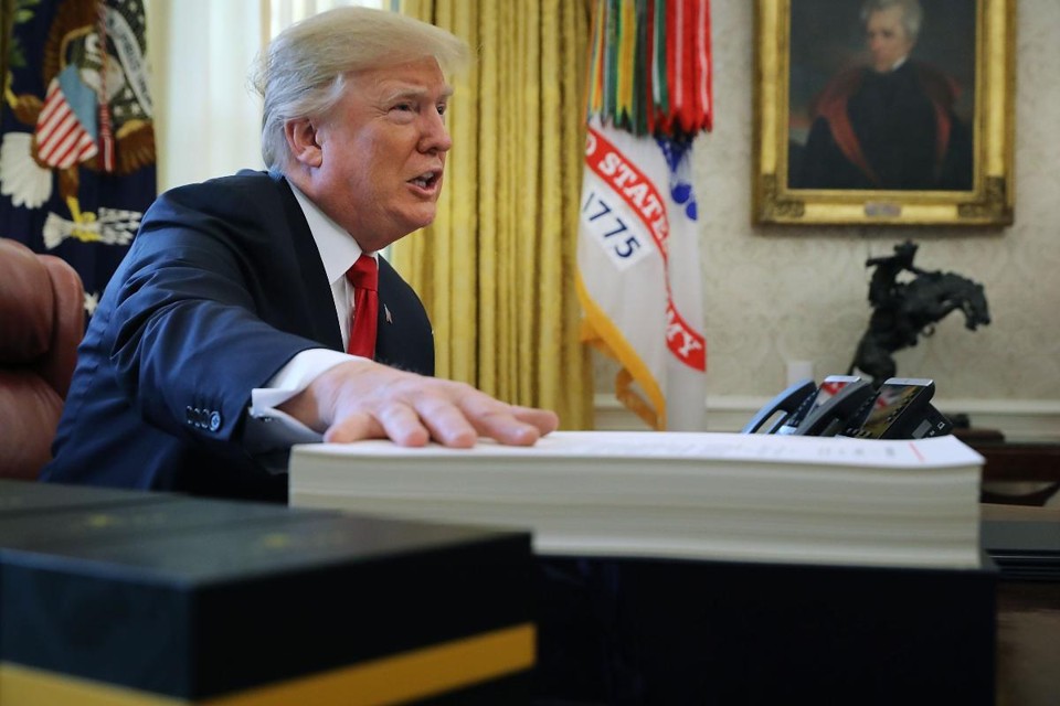 O presidente norte-americano, Donald Trump, sancionou a reforma tributária na última sexta-feira (22). | CHIP SOMODEVILLAAFP
