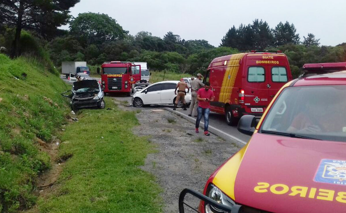 Um motorista morreu em uma colisão frontal no Contorno Norte na divisa entre Colombo e Almirante Tamandaré. | Colaboração/Vale do Ribeira Noticias