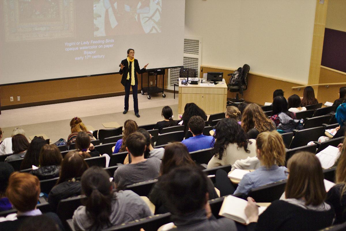 Ideia de que os alunos necessitam da experiência universitária presencial é um dogma educacional que precisa ser quebrado. |