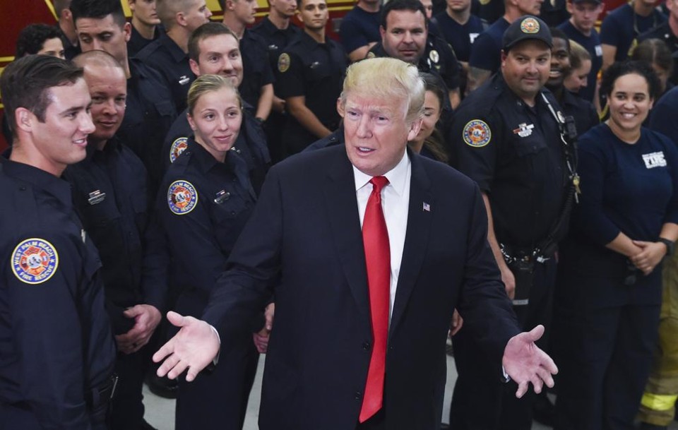 Em julho, Trump havia revogado medida favorável a transgêneros | Nicholas Kamm/AFP