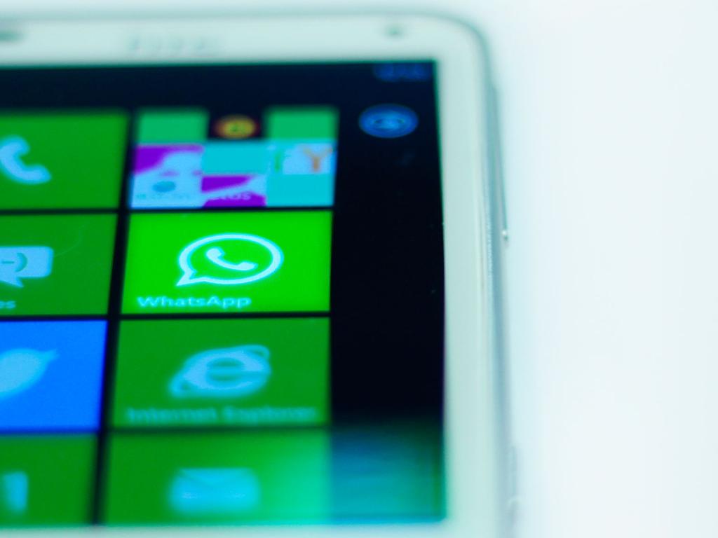 WhatsApp em um dos aparelhos que perdem suporte no ano novo. | Luis/Flickr