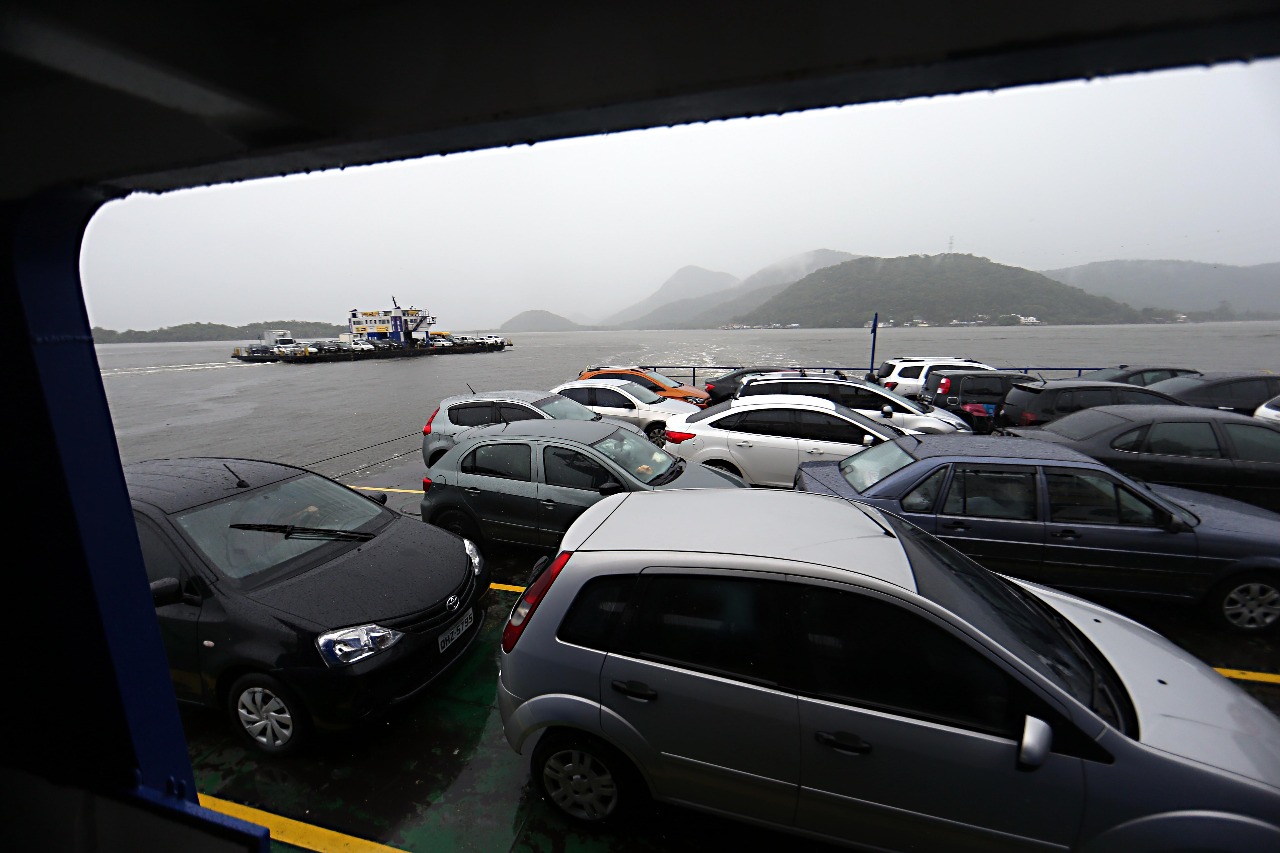 Movimento no ferryboat vai ser intenso nos próximos dias | Albari Rosa/Gazeta do Povo