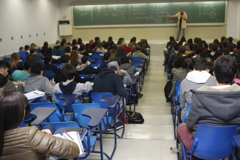 Prazo de inscrição para bolsas do Curso Positivo termina nesta sexta | Aniele Nascimento/Gazeta do Povo