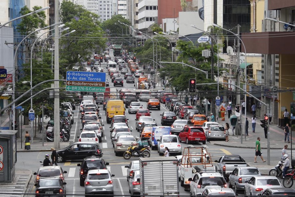 Governo divulga datas para pagamento do IPVA 2018; dia depende da placa do carro | Daniel Castellano/Gazeta do Povo/Arquivo