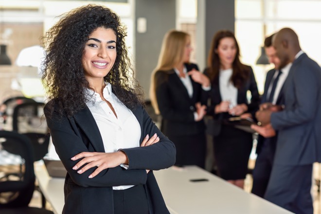 Jovens executivos costumam virar CEOs da noite para o dia. Pesquisa dá dicas como superior os desafios advindos disso. | Bigstock/