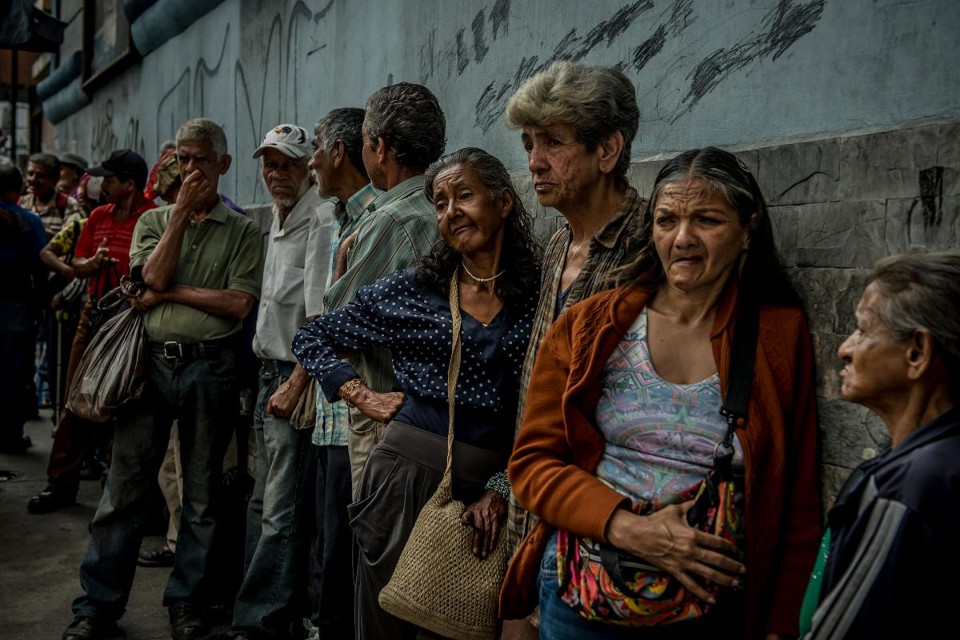 Sem comida, remédios e aposentadoria, venezuelanos mais velhos não têm outra saída se não mudar-se para outro país | MERIDITH KOHUT/
NYT