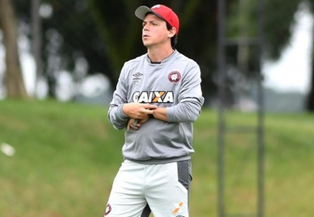 Jogo treino com o Operário é chance para Diniz testar o Furacão. | Miguel Locatelli/Site Oficial