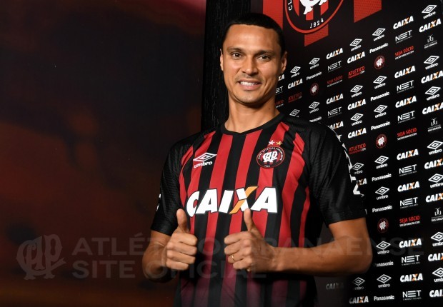 Emerson foi oficializado como reforço do Furacão. | Miguel Locatelli/Atlético-PR