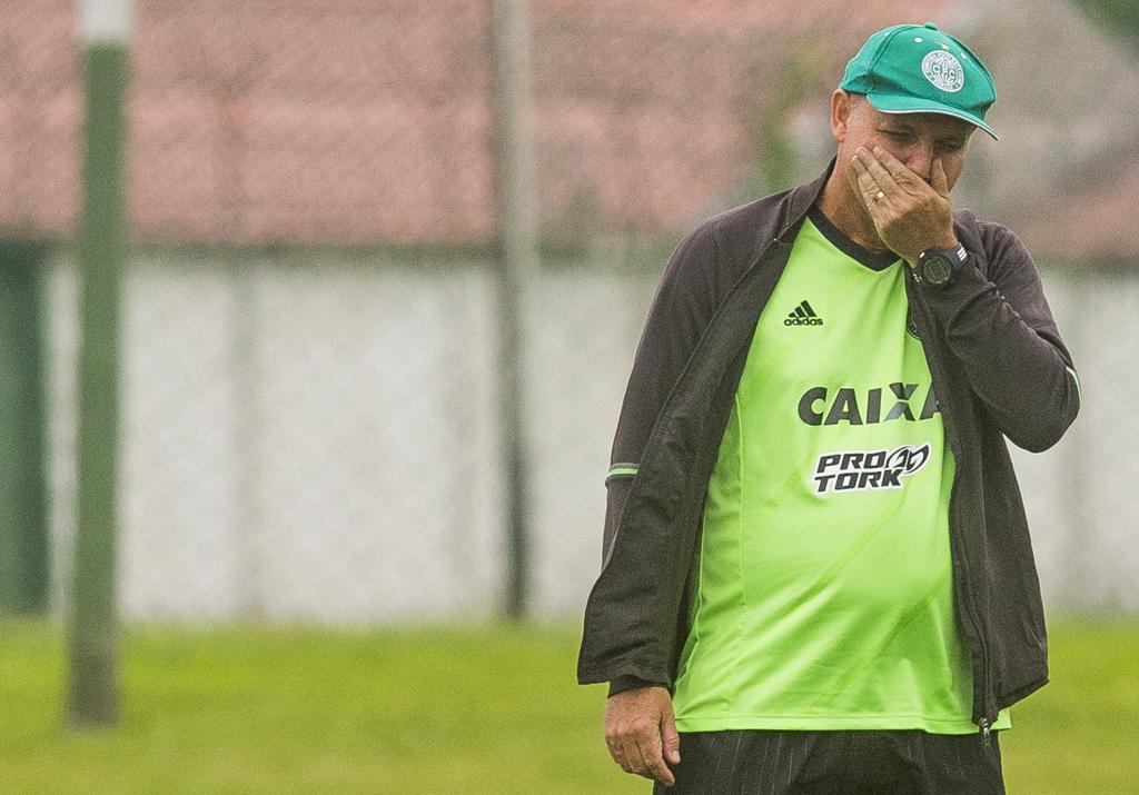 Sandro Forner está preocupado com a sequência de jogos do Coxa. | Hugo Harada/Gazeta do Povo