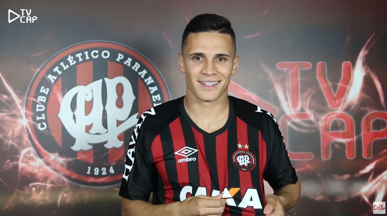Raphael Veiga chega para ocupar o setor de criação no Atlético. | Reprodução/TV CAP