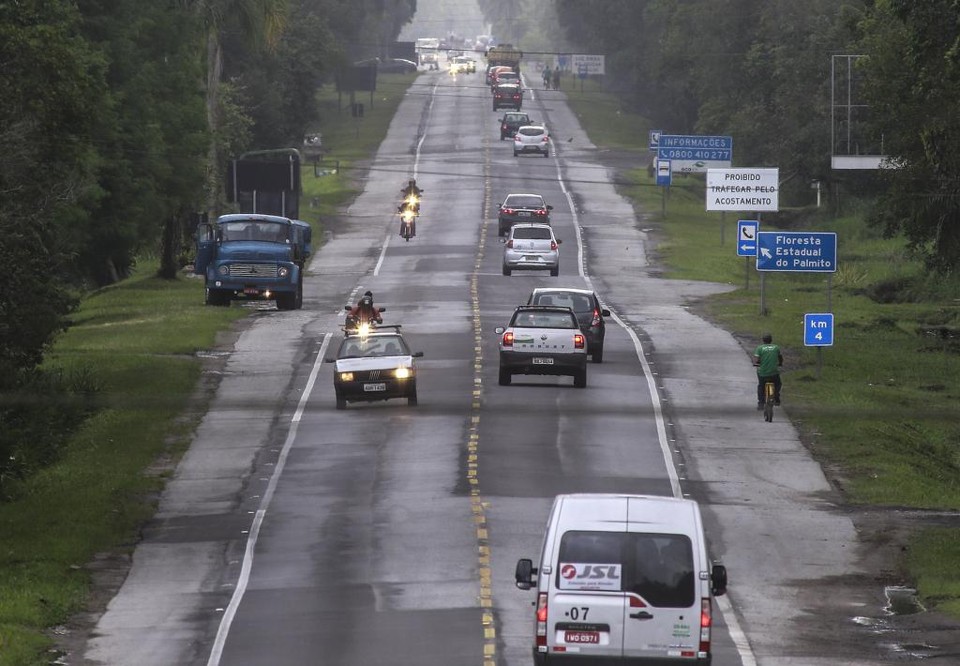 PR-412: rodovia que liga a PR-407 à Pontal do Paraná ficará em sentido único com o binário. | Jonathan Campos/Gazeta do Povo