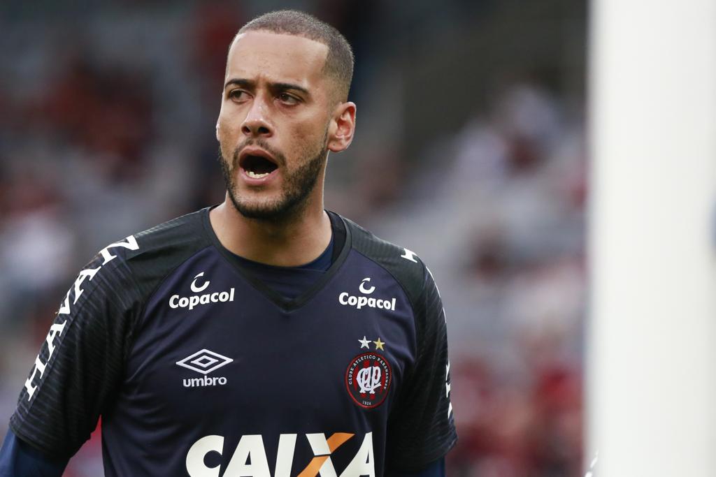 Léo foi o titular do Atlético na estreia do Paranaense. | Marcelo Andrade/Gazeta do Povo