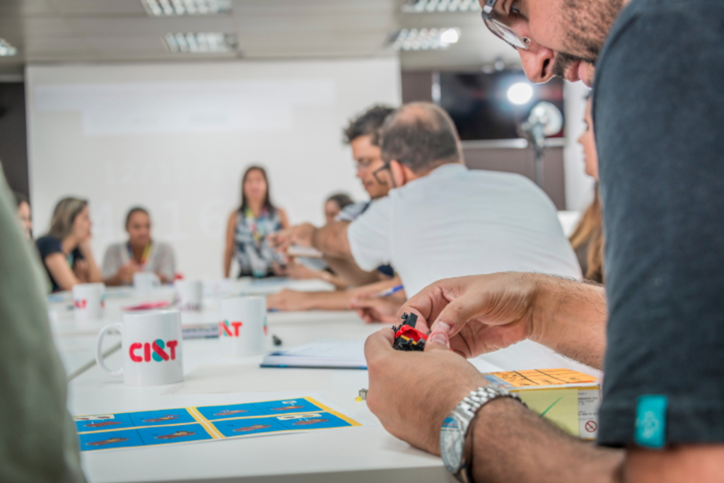 Além da experiência na área técnica, um bom profissional de T.I. deve ter visão de negócio