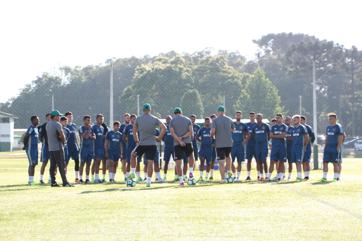 Sandro Forner montou pela primeira o vez o time do Coritiba em Foz do Iguaçu nesta segunda-feira. | Divulgação/Coritiba