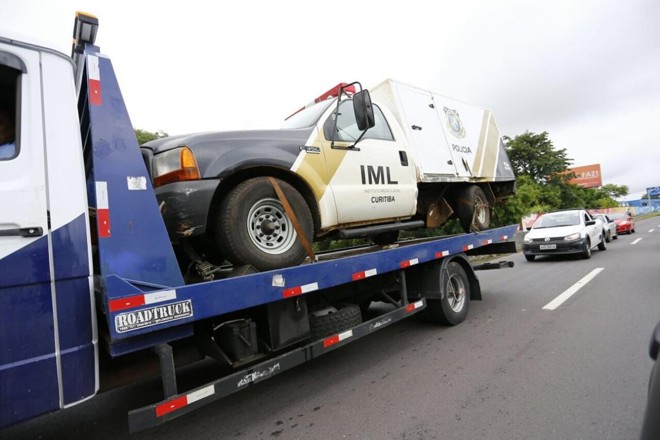 Viatura do IML: falta de estrutura e de pessoal | Jonathan Campos/Gazeta do Povo