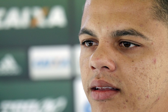 Walisson Maia vai defender o Vitória em 2018. | Daniel Caron/Gazeta do Povo