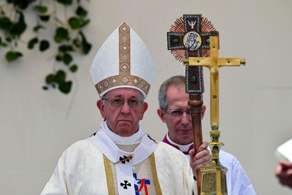 O Papa Francisco celebra uma missa ao ar livre na Praia dos Lobitos, perto da cidade chilena do norte de Iquique | VINCENZO PINTO/AFP