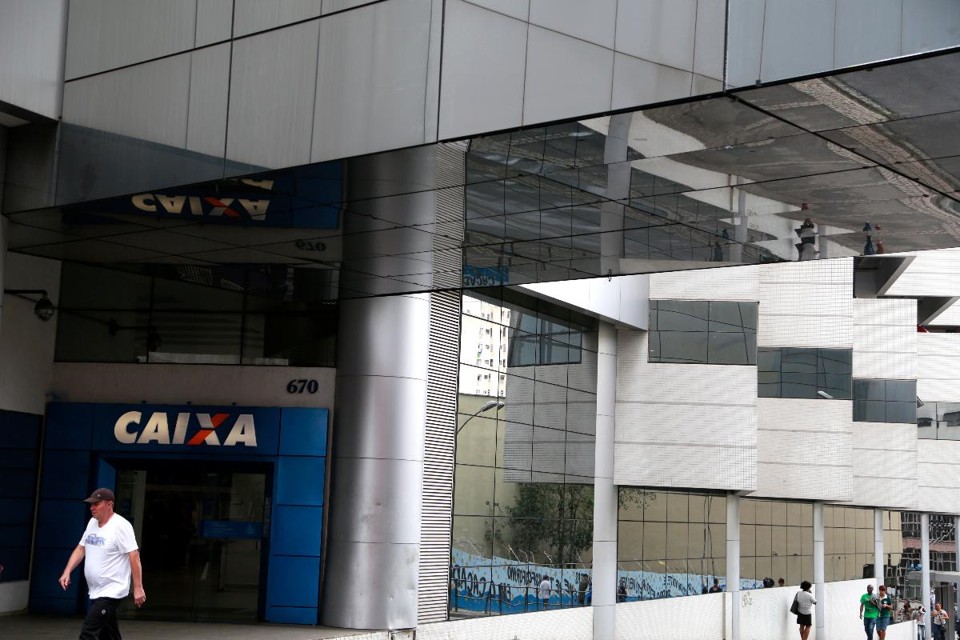 Saques do PIS/Pasep devem ser feitos na Caixa Econômica ou no Banco do Brasil | Marcelo AndradeGazeta do Povo