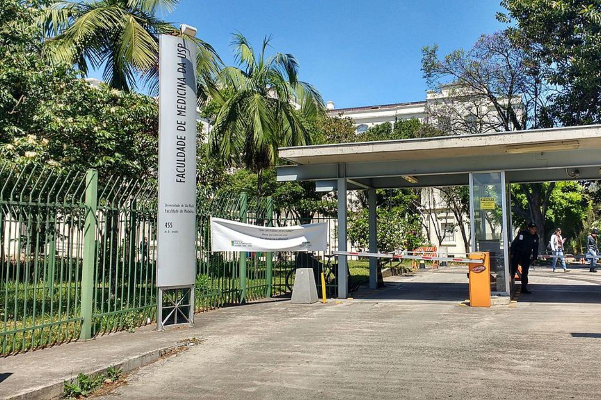 No processo seletivo para o curso de medicina deste ano, a USP (Universidade de São Paulo) reservou 25 vagas para cotistas de escolas públicas. | JVech.