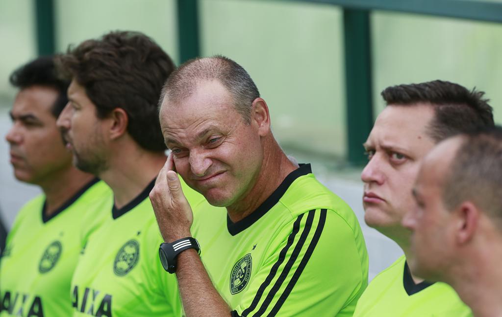 Sandro Forner terá que liderar Coritiba em sequência intensa de jogos; time precisa se reerguer em Paranaense curto | Marcelo Andrade/Gazeta do Povo