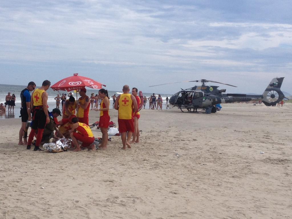 Equipe do BPMOA faz atendimento em PRaia do Leste: banhista deve ficar atento. | Corpo de Bombeiros/