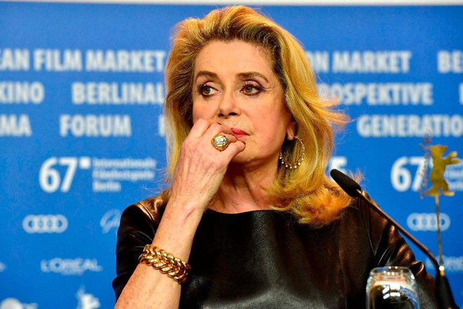 A atriz Catherine Deneuve assinou a polêmica carta junto com outras 99 mulheres francesas. | JOHN MACDOUGALLAFP