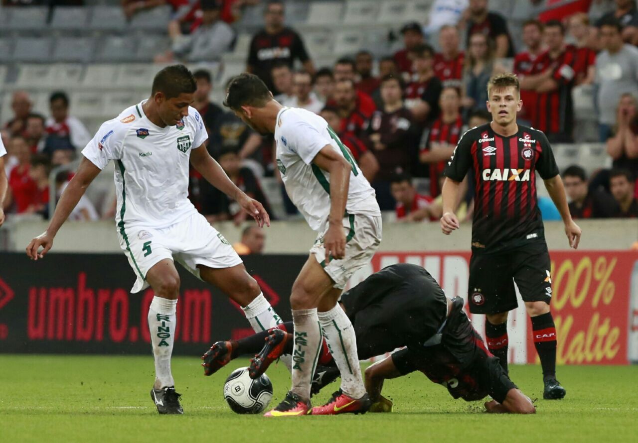 América-MG tentou a contratação de João Pedro. | Marcelo Andrade/Gazeta do Povo
