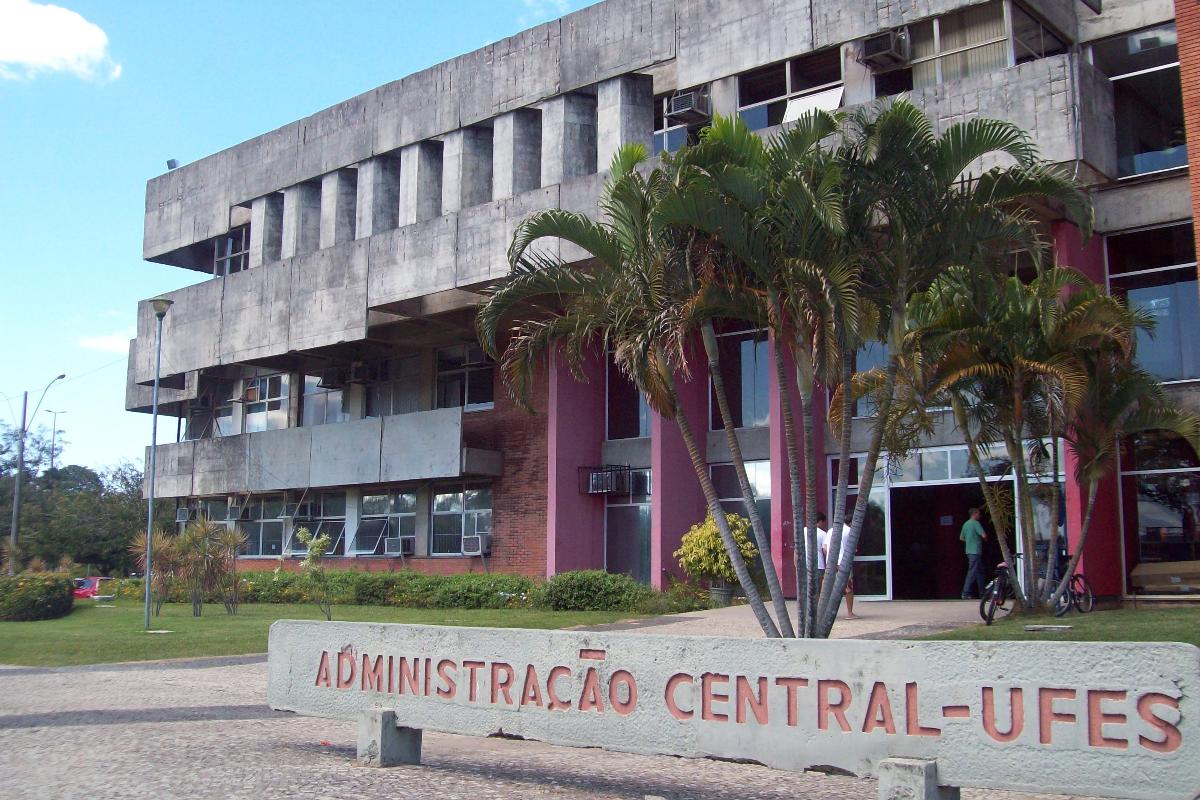 Procurada pela Gazeta do Povo, a UFES se limitou a dizer que não recebeu nenhuma denúncia formal, mas que está apurando os fatos. | UFES.
