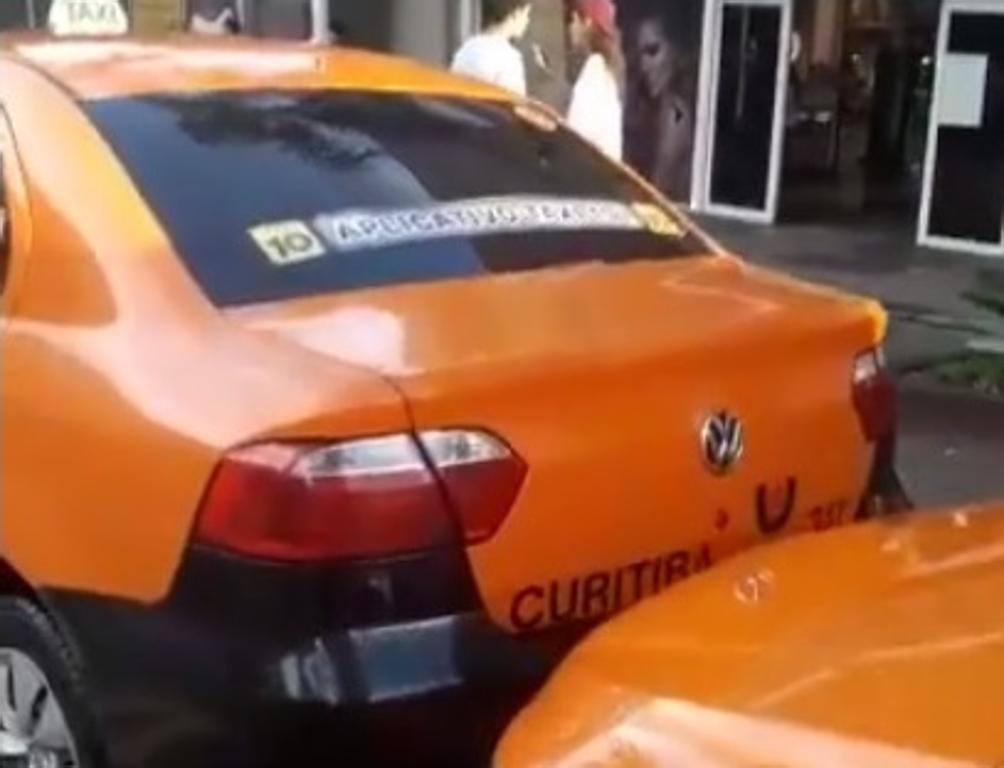 Táxis criam barreira para impedir que usuários usem caros de aplicativos | Reprodução/