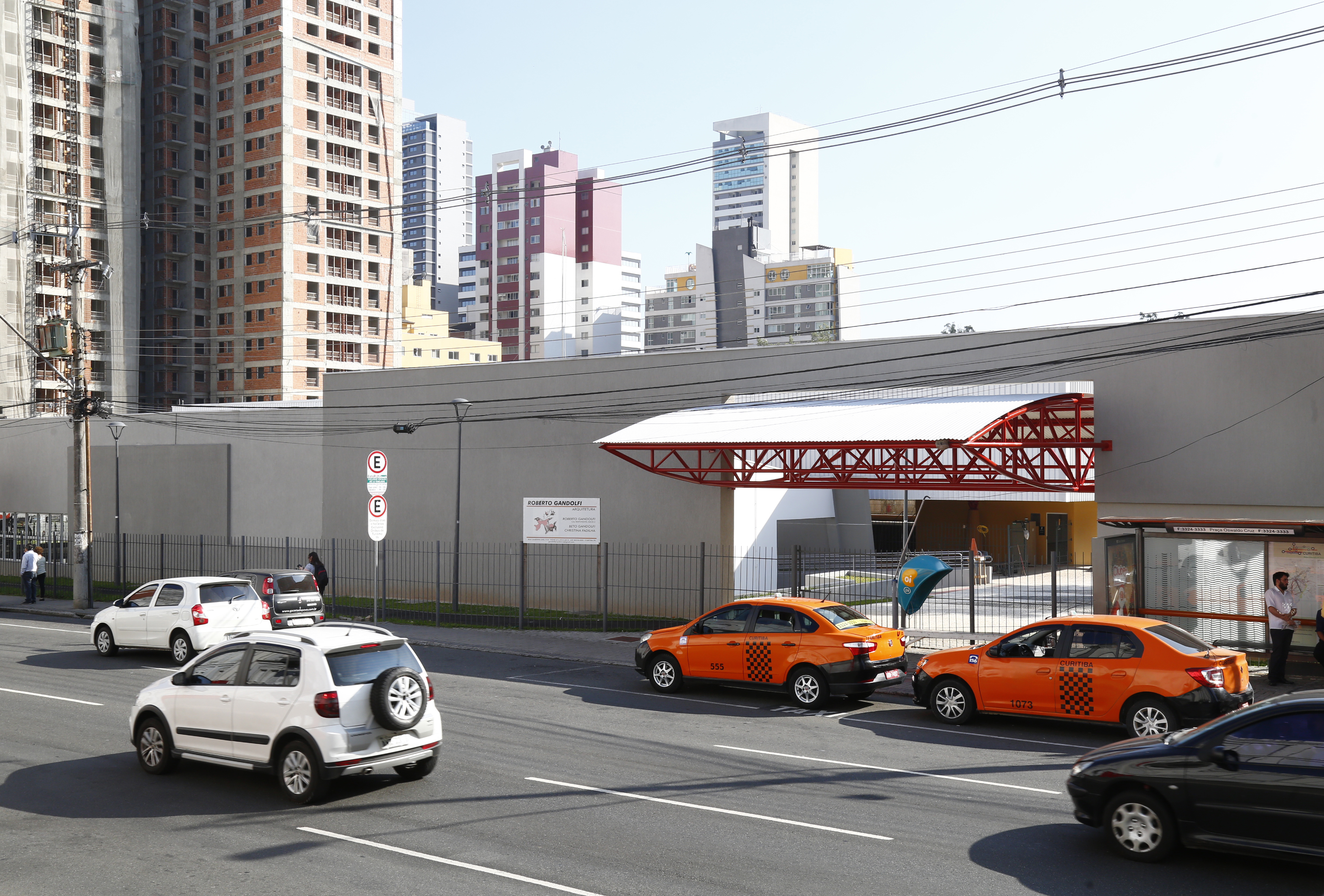 Entrada do centro de esportes da Oswaldo Cruz: última promessa de reabertura era para dezembro, o que não ocorreu. | Aniele Nascimento/Gazeta do Povo/Arquivo