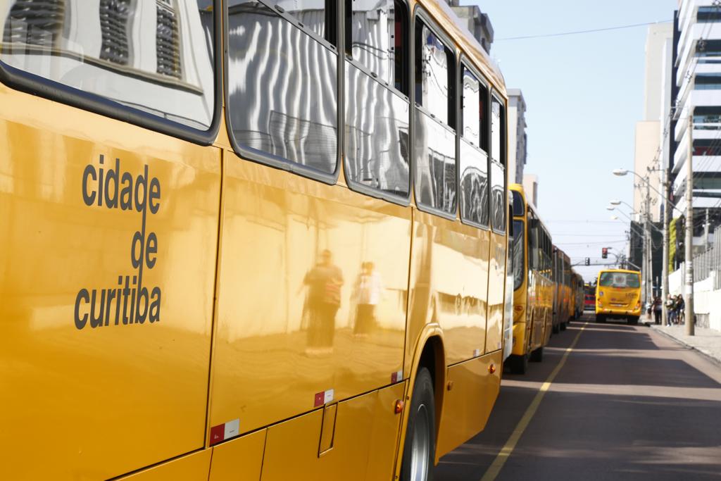 Com arrastões toda semana, medo viaja junto com os passageiros dos ônibus de Curitiba e RMC. | Aniele Nascimento/Gazeta do Povo