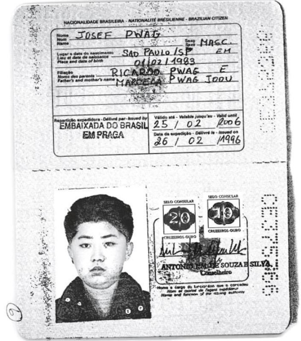 O documento, emitido em 26 de fevereiro de 1996, com os nomes de Josef Pwag e Ljong Tchoi, pode ter sido usado para requisitar vistos em pelo menos dois países ocidentais | Reuters