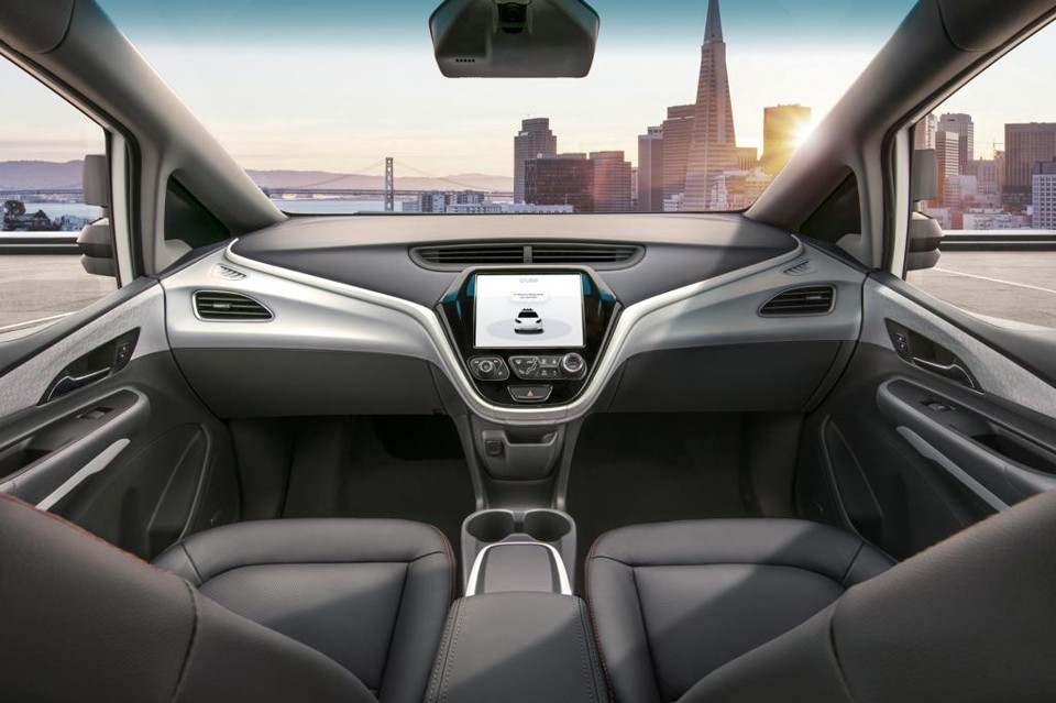 Interior do Cruise AV, da GM, sem volante ou pedais. | General Motors/Divulgação