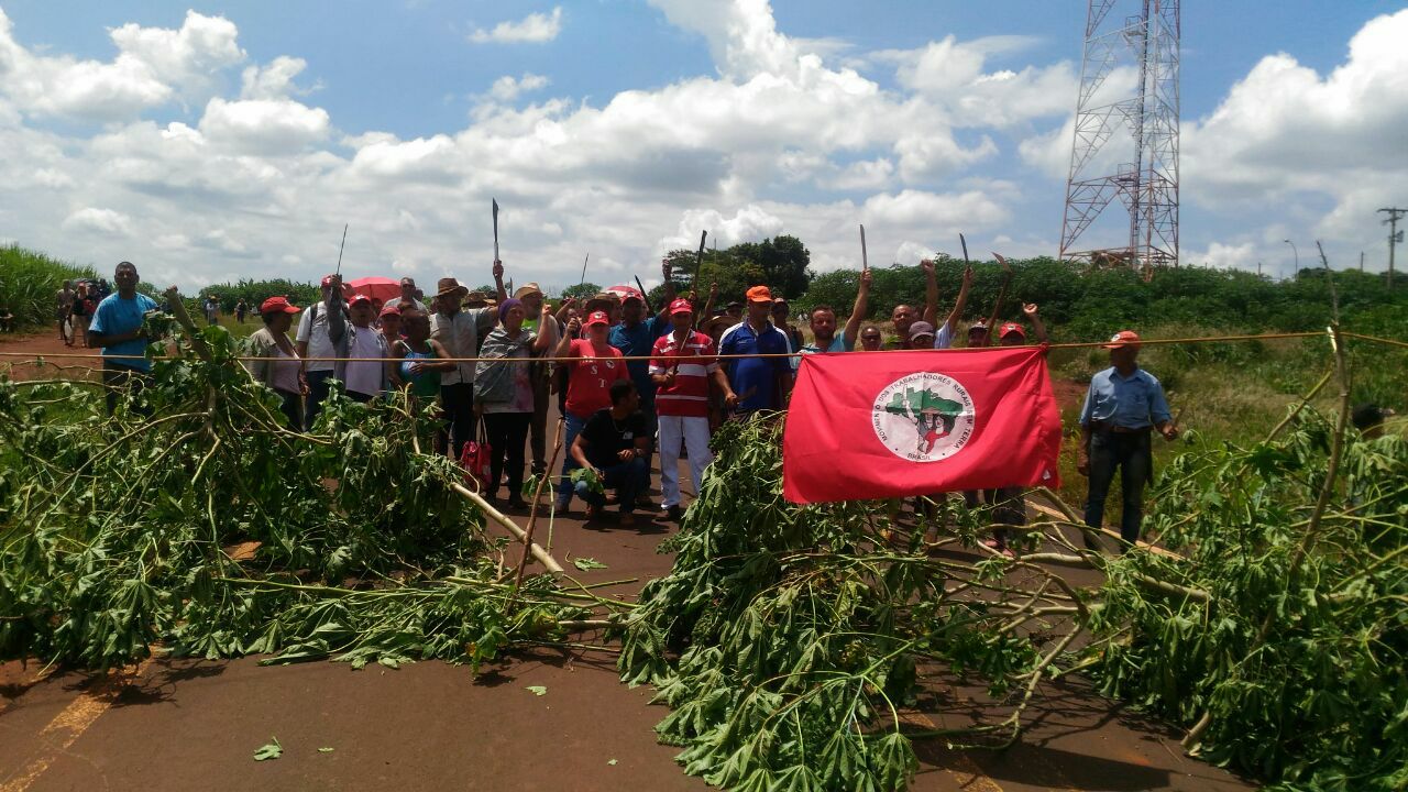 Famílias voltaram para acampamento, após serem retiradas da fazenda pela PM. | Divulgação/MST