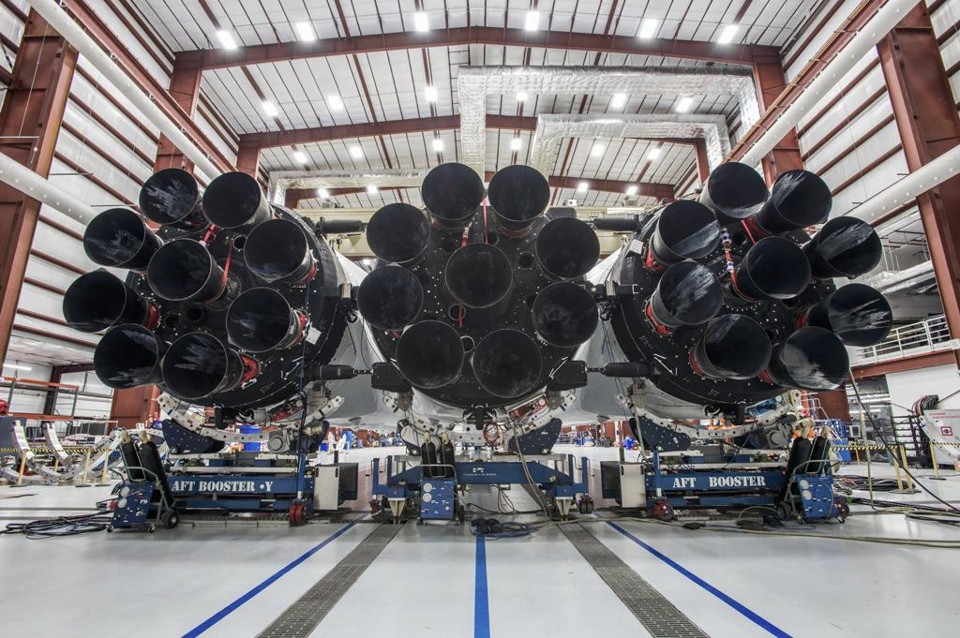Os três Falcon 9 que, juntos, impulsionam o Falcon Heavy. | SPACEX/NYT