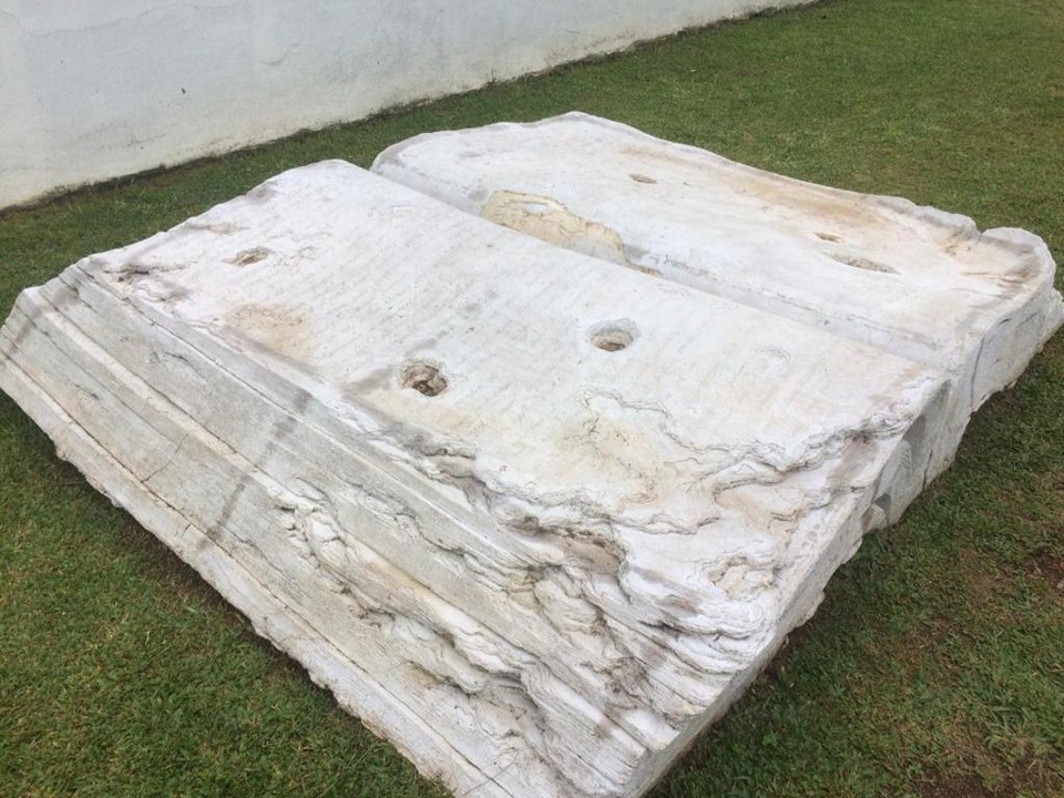 Escultura do artista chinês Liu Ruowang , sem o macaco que a compunha | Divulgação/Bienal